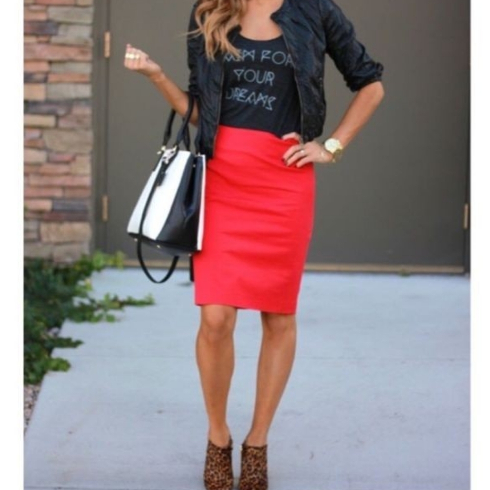 Red pencil ♥️ Express skirt - Picture 6 of 7